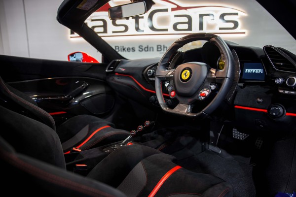 Ferrari Pista Spider Turbo V8 (Righthand Drive)